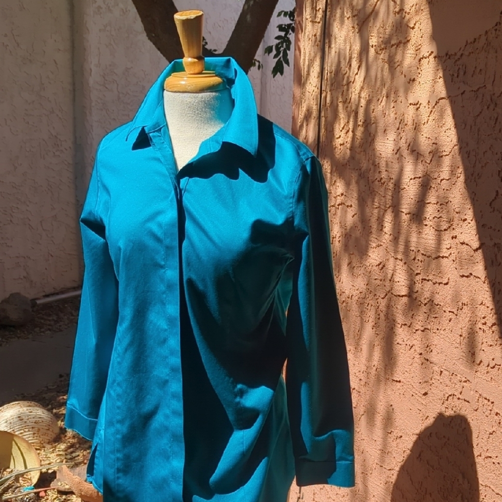 Chico's Teal Button-Down Collared Shirt
